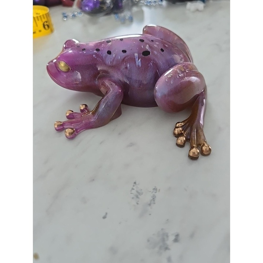 Purple Resin Frog Home Decor Figure Handmade 713 - Picture 3 of 7